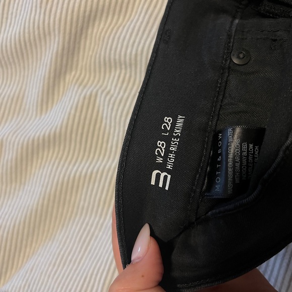 Mott & Bow Super Stretch High-Rise Skinny Jeans - Picture 3 of 3
